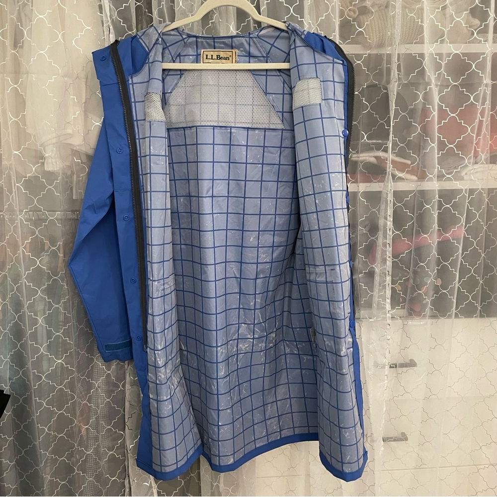 L.L. Bean Women’s Classic Long Raincoat Large Blue - Picture 3 of 7